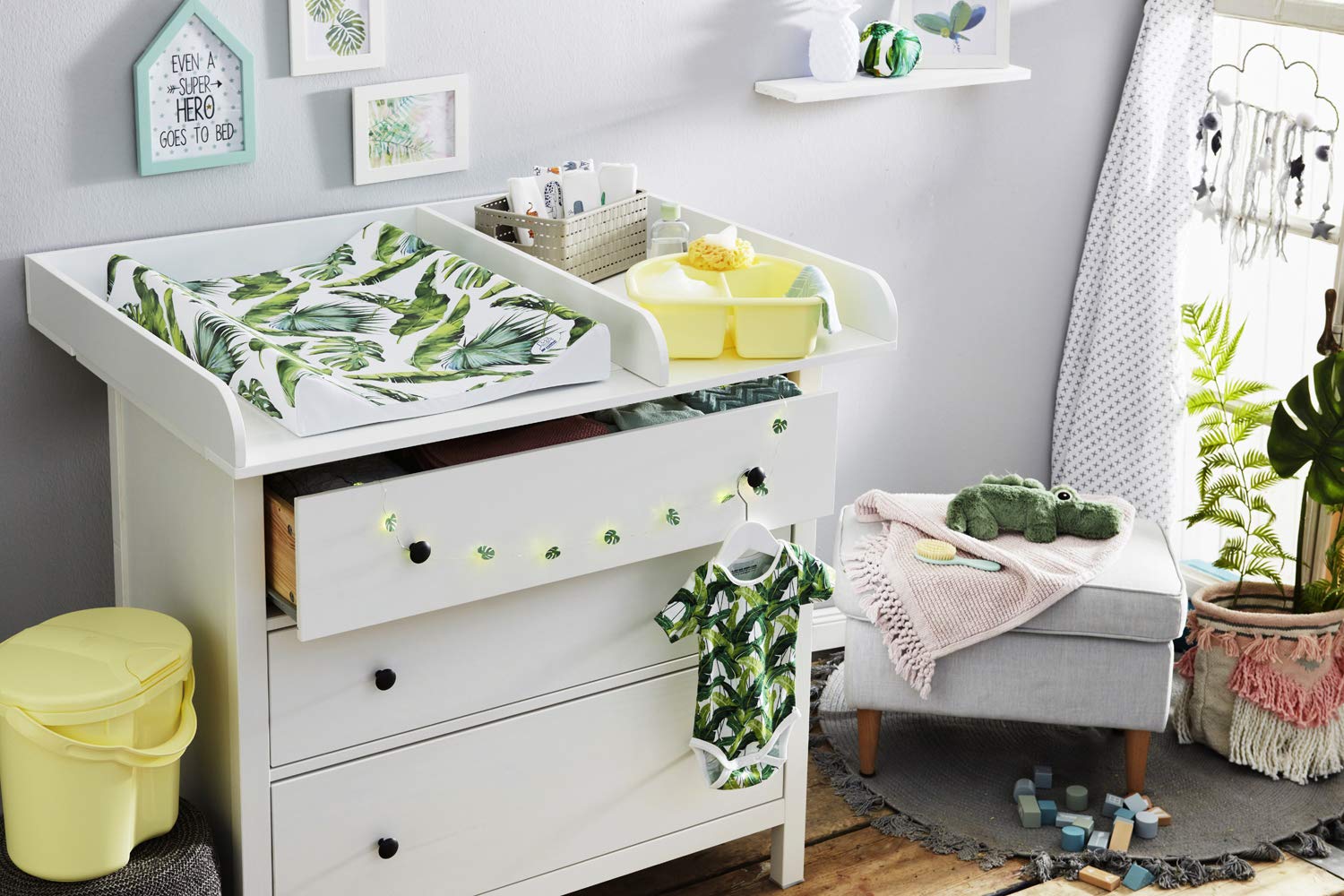 rotho-babydesign-fasciatoio-wedge-50x70-verde-foglia-tropicale image 2