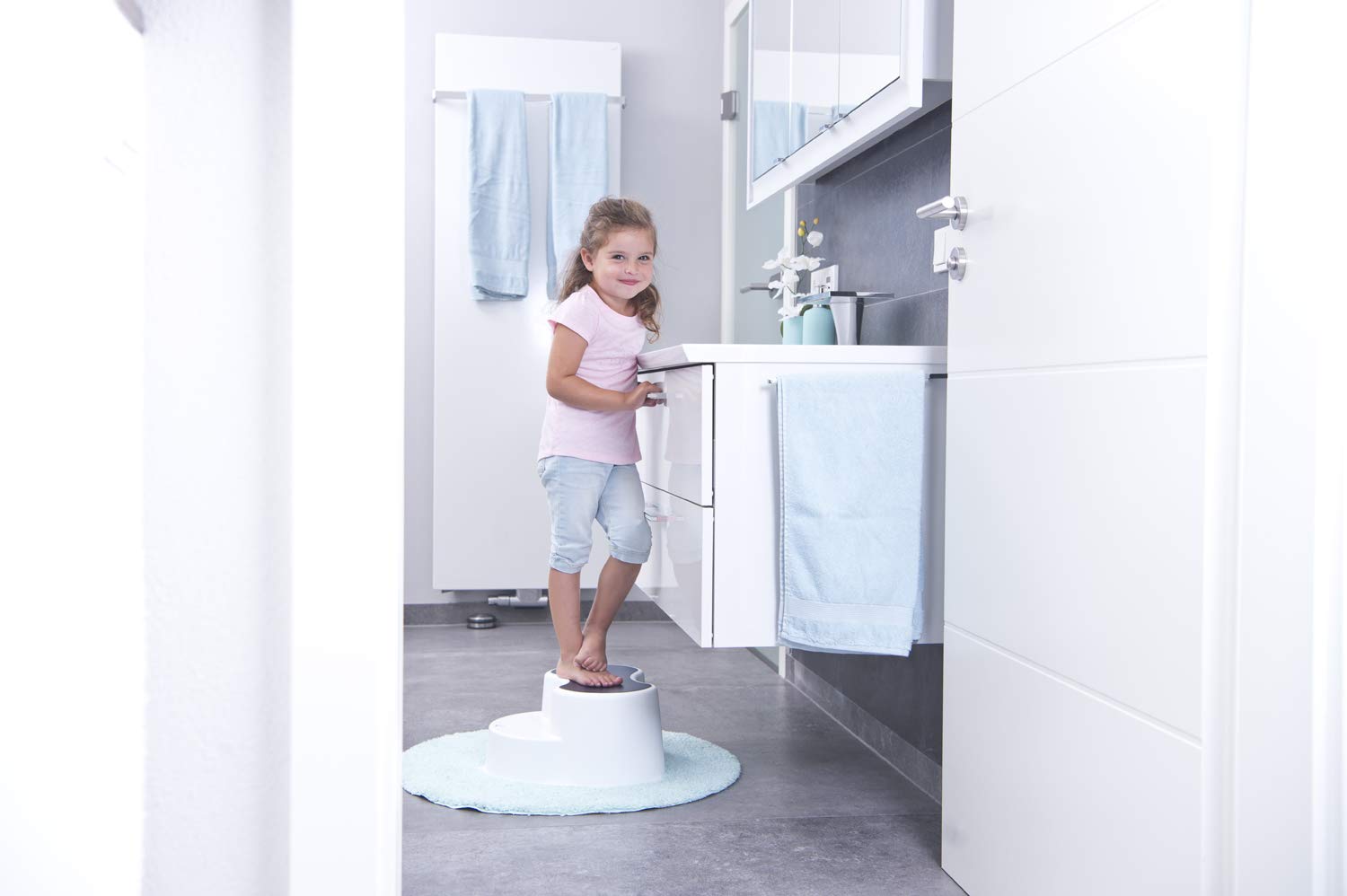 rotho-babydesign-top-sgabello-per-bambini-2-gradini-stone-grey image 6